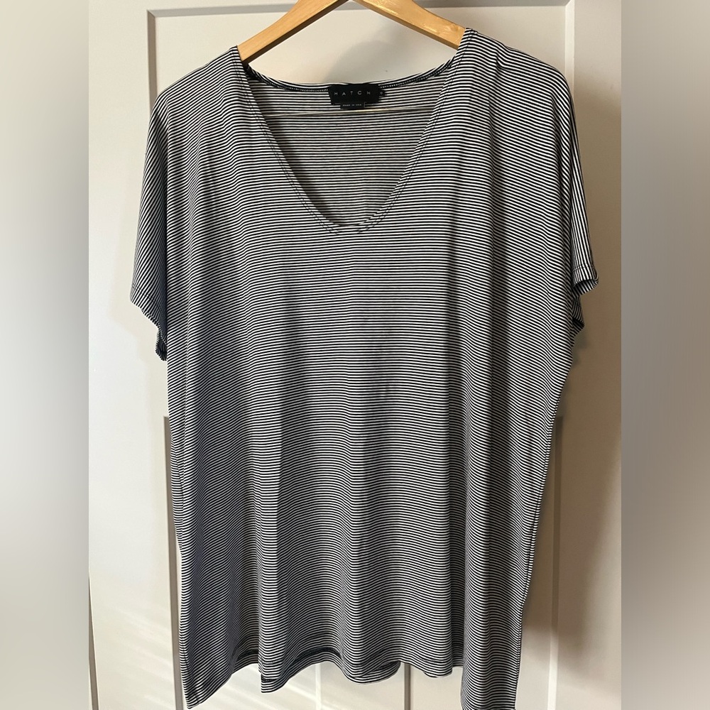 Hatch Collection Short Sleeved V-Neck Maternity top.